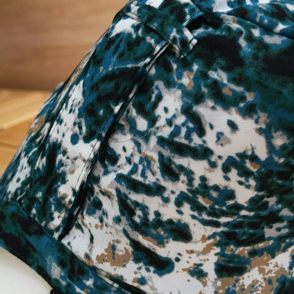 NEW Larry Levine Button Up Button Down High Low Blouse M Multicolored Scatter - Picture 7 of 16